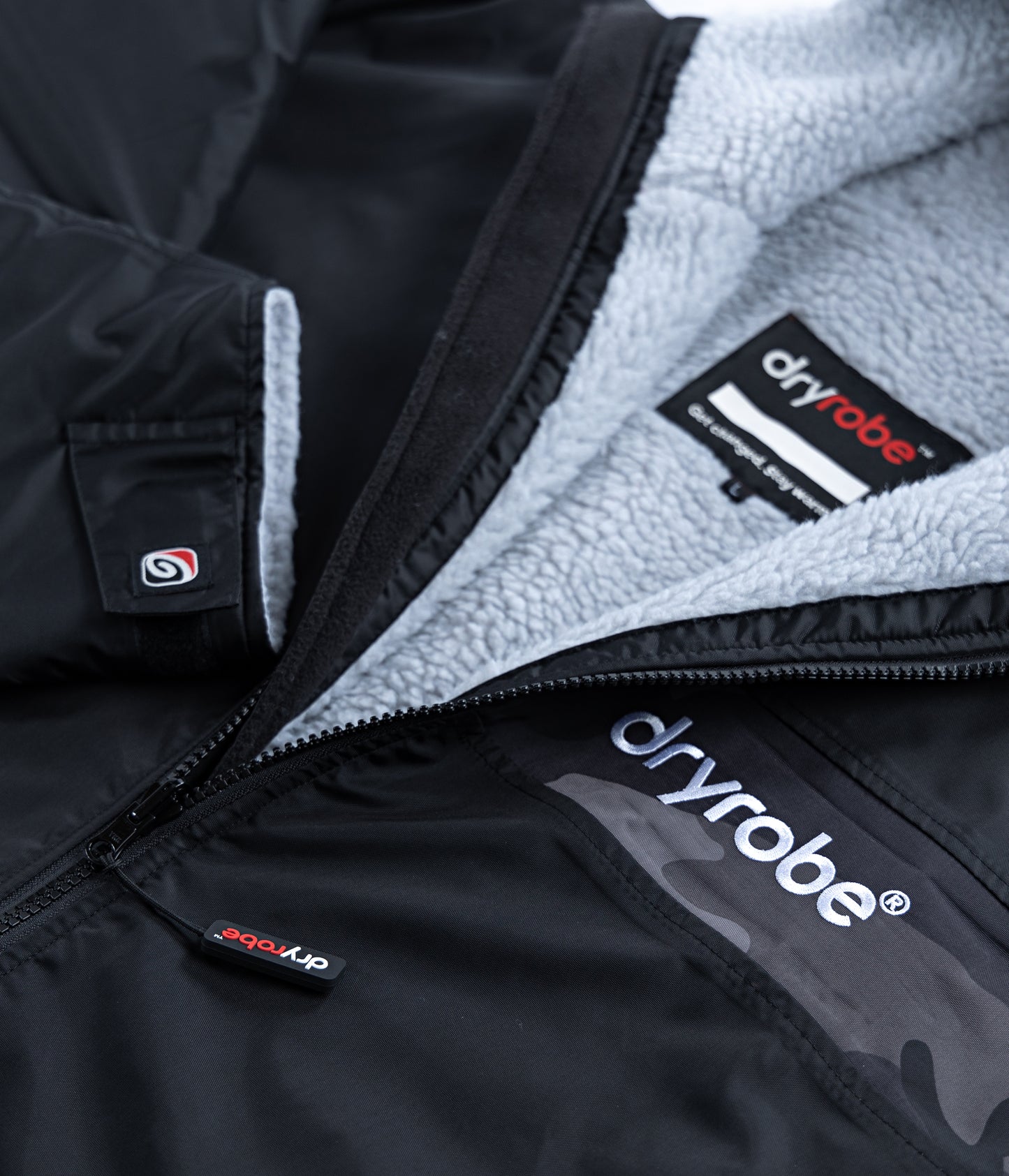 DRYROBE ADVANCED REMIX BLACK/GREY/CAMO 10Y-13Y