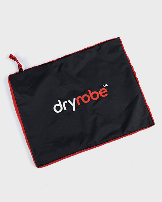 DRYROBE CUSHION COVER BLACK/RED