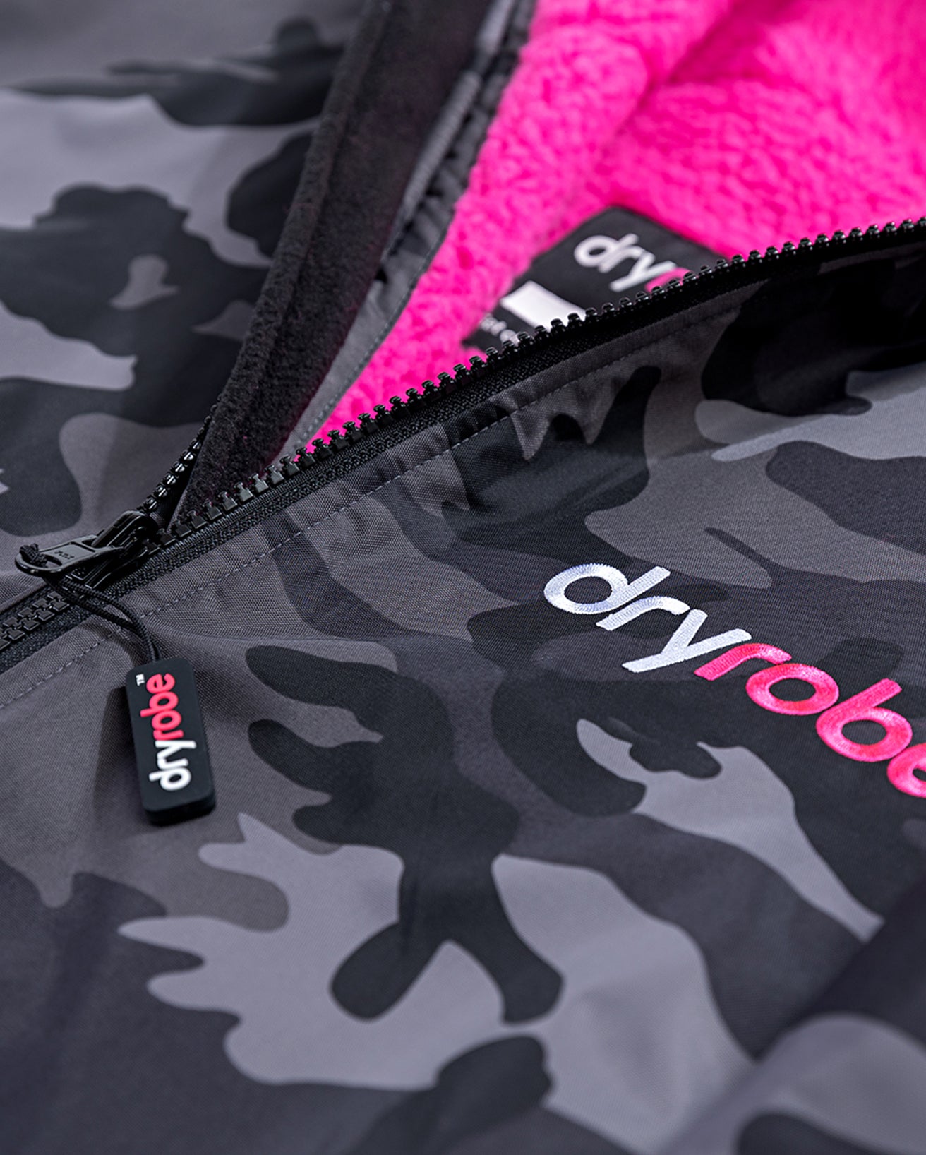 DRYROBE ADVANCED BLACK-CAMO/PINK