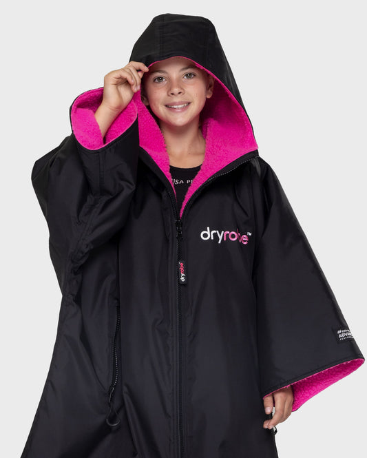 DRYROBE ADVANCED EASY FIT BLK/PINK 5Y-9Y