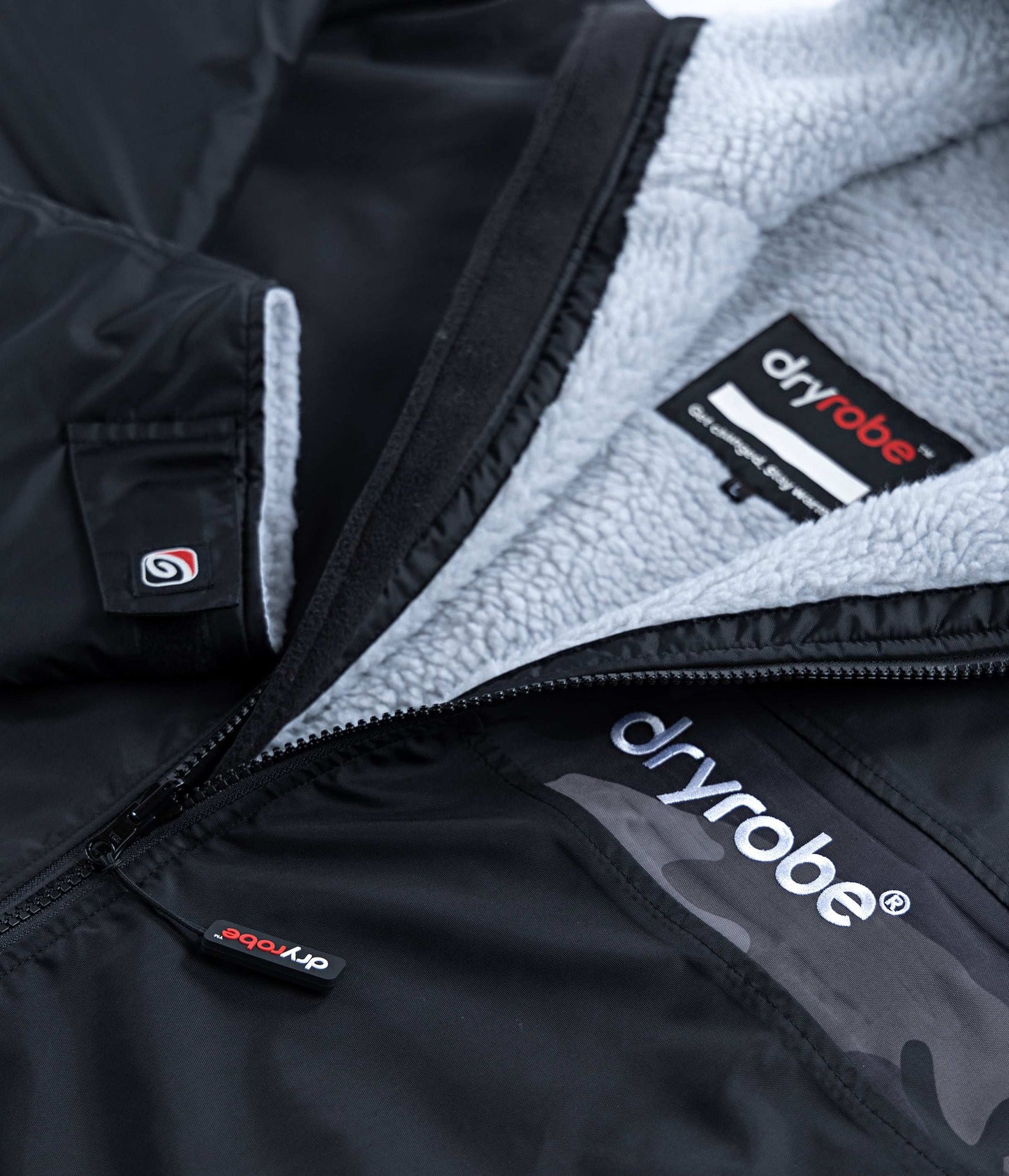 DRYROBE ADVANCED REMIX BLACK/GREY/CAMO 10Y-13Y