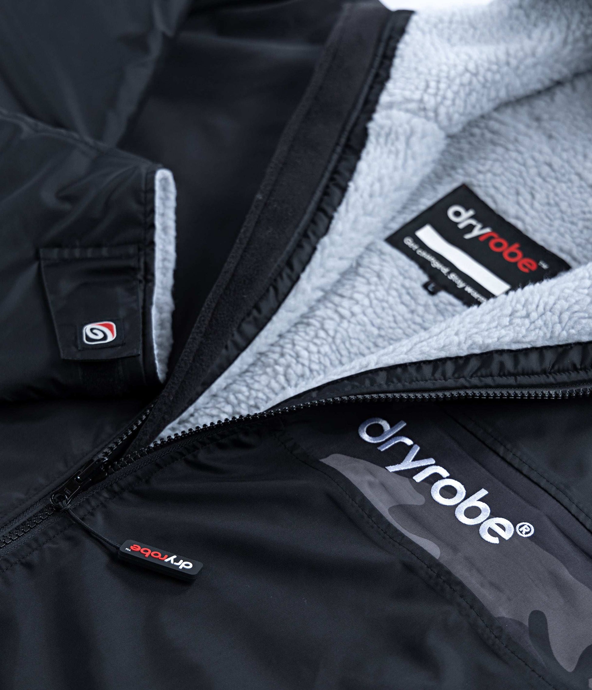 DRYROBE ADVANCED REMIX BLACK/GREY/CAMO 10Y-13Y