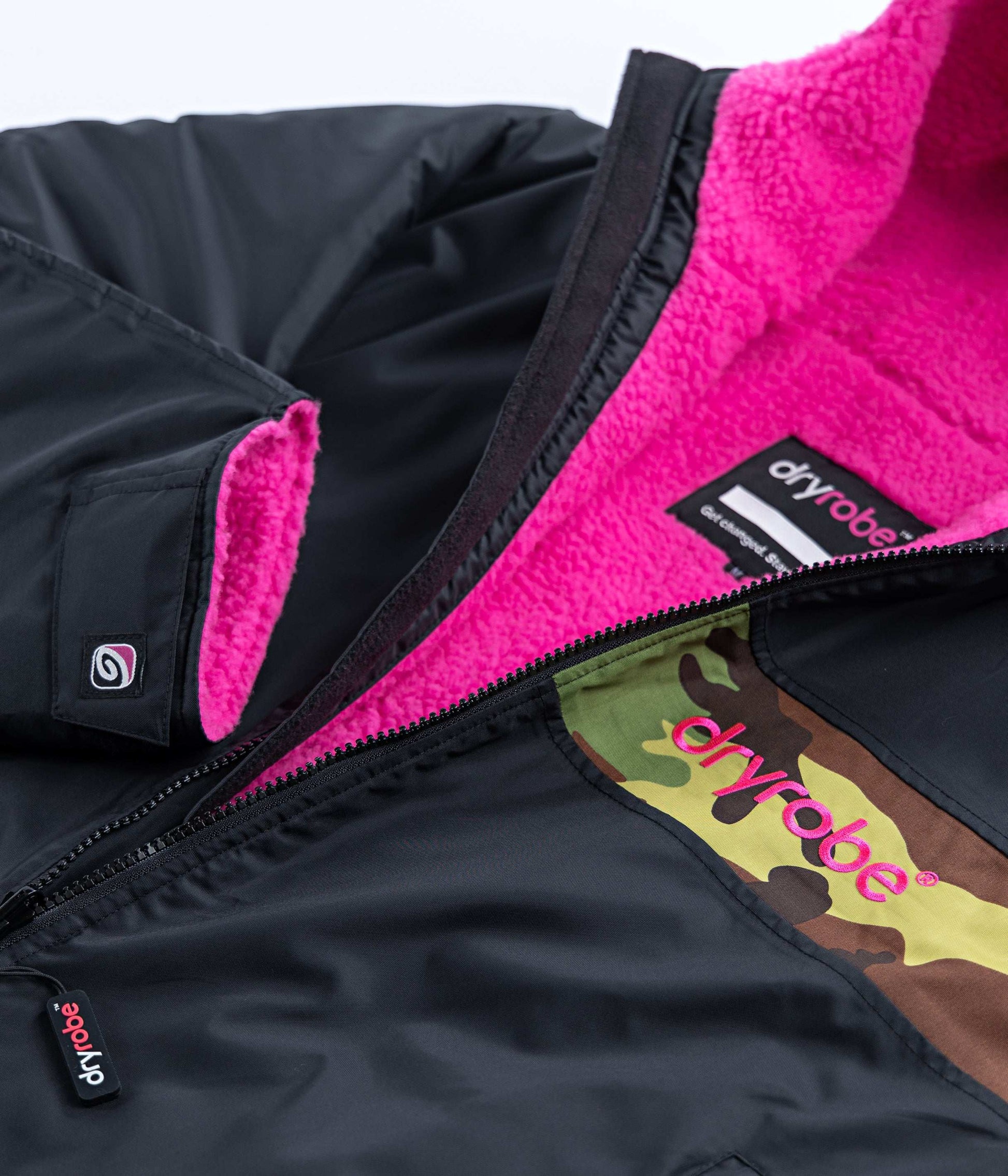 DRYROBE ADVANCED REMIX BLACK/PINK/CAMO 10Y-13Y