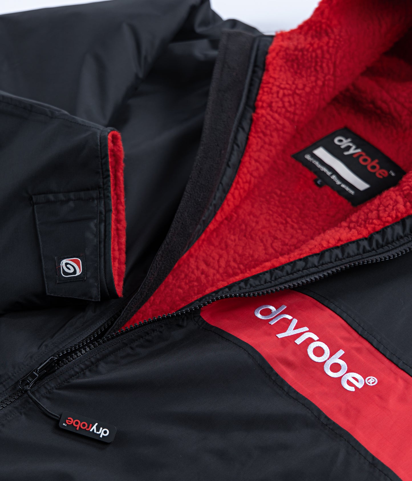 DRYROBE ADVANCED REMIX BLACK/RED/RED