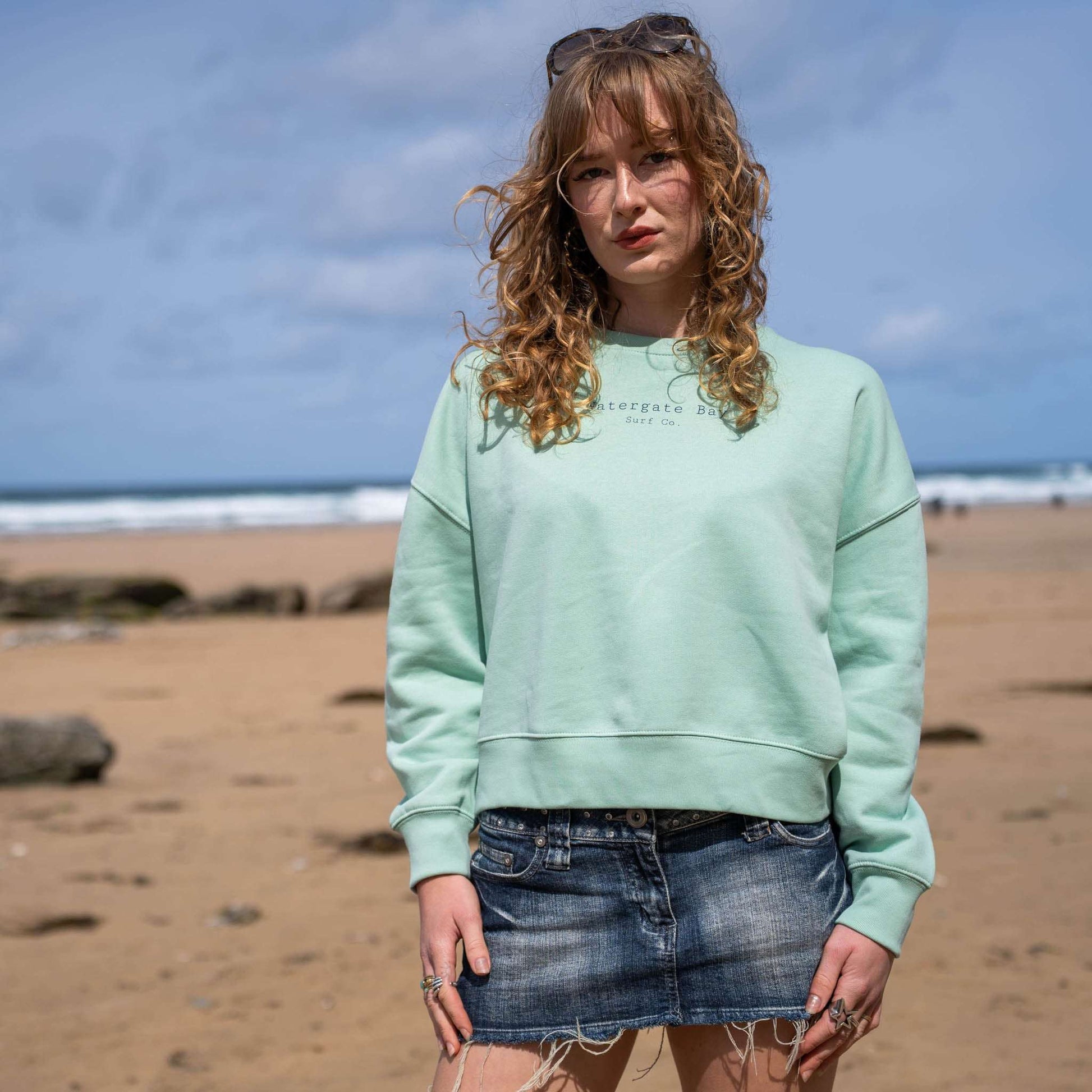 TEXT | WOMENS RELAXED CREW NECK SWEATSHIRT - MISTY JADE