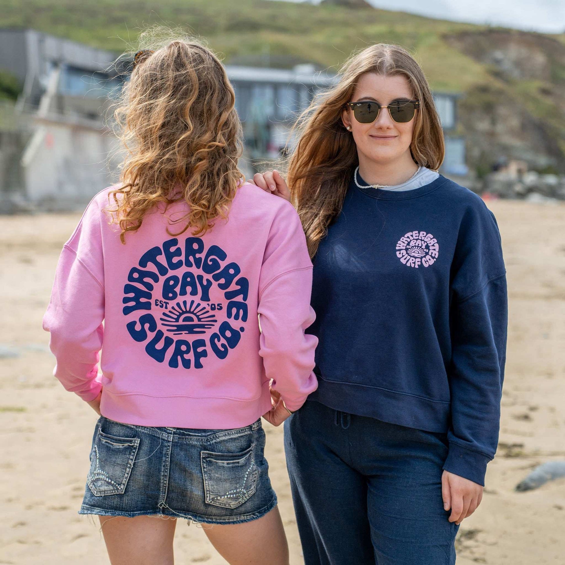 RETRO | WOMENS RELAXED CREW NECK SWEATSHIRT - BUBBLE PINK