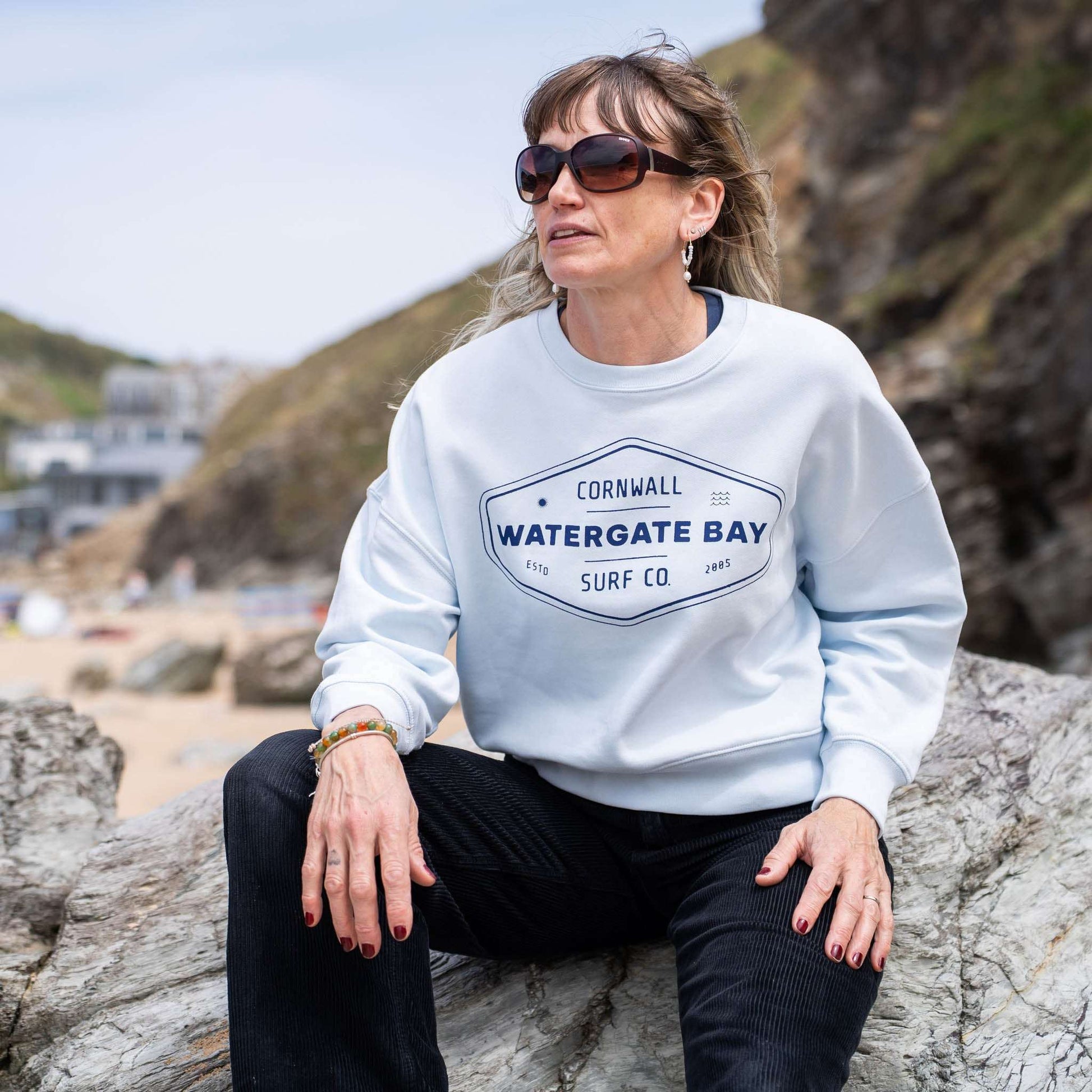 DIAMOND | WOMENS RELAXED CREW NECK SWEATSHIRT - ICE BLUE