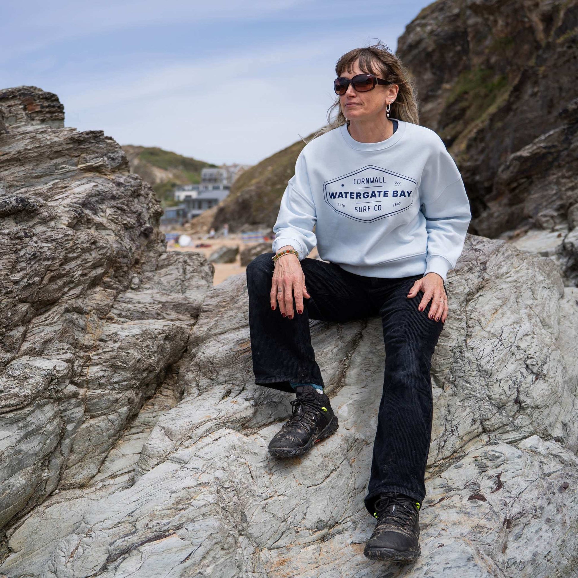 DIAMOND | WOMENS RELAXED CREW NECK SWEATSHIRT - ICE BLUE