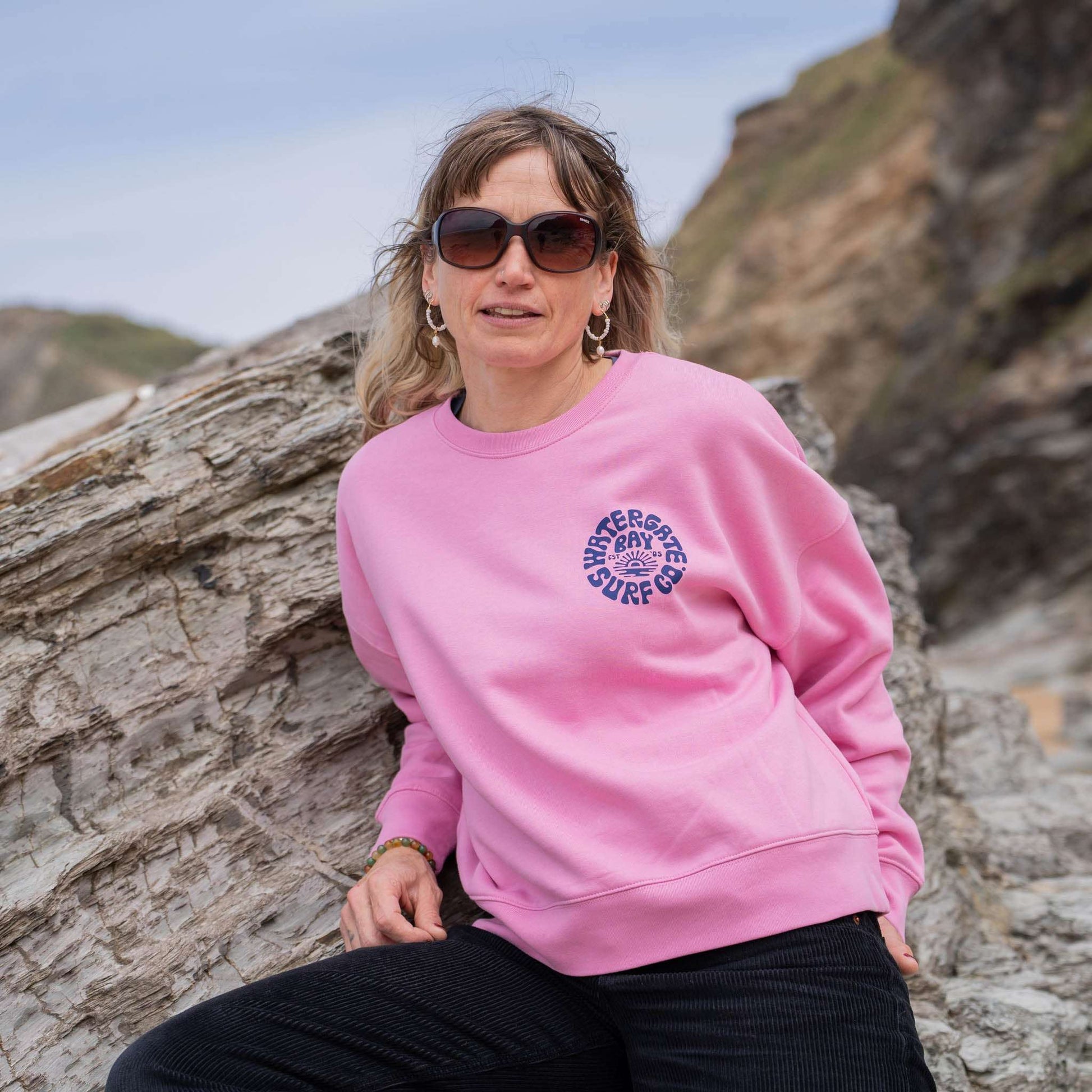 RETRO | WOMENS RELAXED CREW NECK SWEATSHIRT - BUBBLE PINK