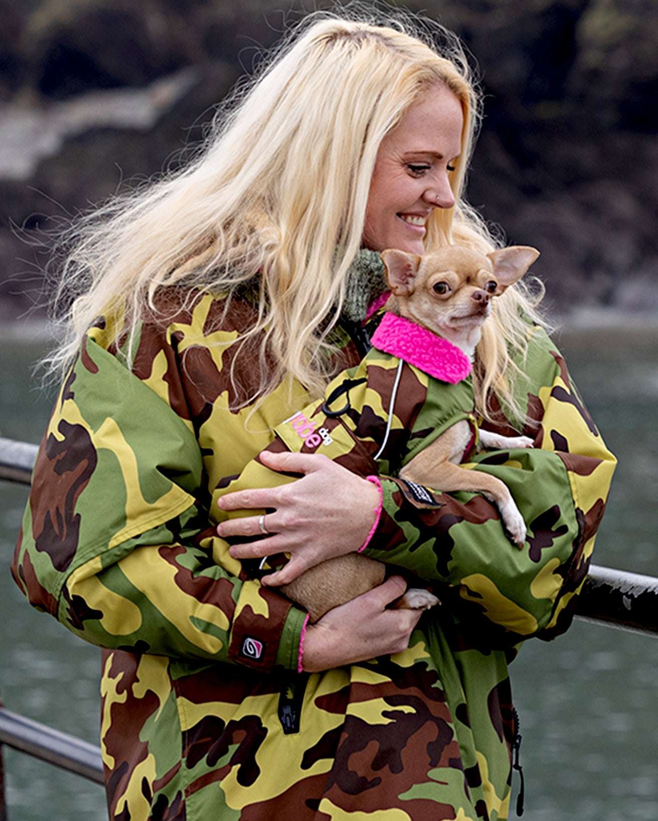 DRYROBE DOG COAT GREENCAMO/PINK